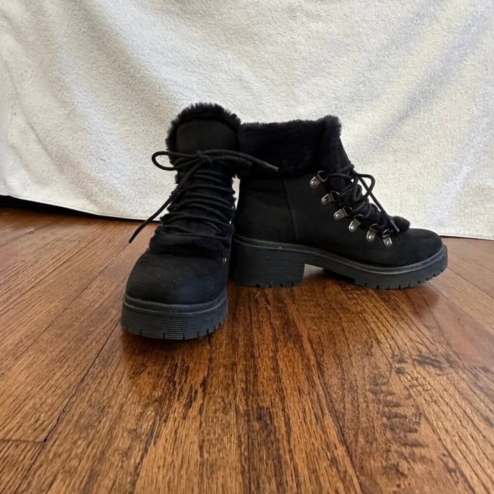 Black fur lined chunky heel boots